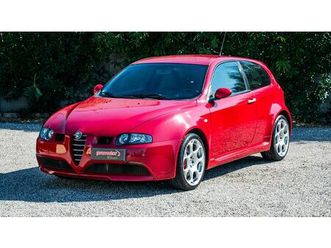 2003 alfa romeo 147 rosso manuel conduite à gauche in ita...