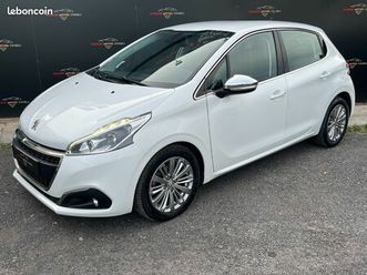 peugeot 208 1.2 82ch allure *distri ok *apple carplay