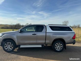 toyota hilux revo x tra cab 2.4 lounge