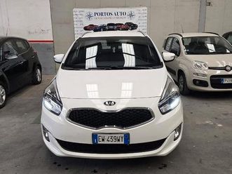 kia carens