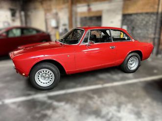 1973 alfa romeo gtv 2000, beautifully designed italian race car