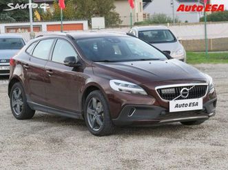 volvo v40 2.0 d,at,led,kamera
