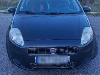 fiat grande punto avec attache remorque et barre de toit 244500 km a 2500 euros