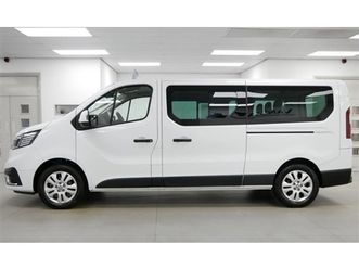 minibus 2.0 dci 30 tekna combi van double cab l2 145 bhp * minibus 9 seater *