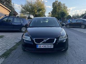 volvo s40 1.6 d kinetic 2010 - 210.000 km