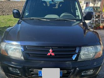 mitsubishi pajero v60 autocarro