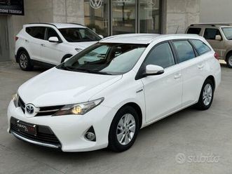 toyota auris auris touring sport 1.8 hybrid active