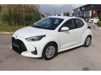 toyota yaris cross 1.5 hybrid 5p. e-cvt active del 2025 usata a roma