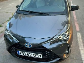 toyota yaris hybrid, automatik, 67tkm, 2018. 2 kompleta kotača, reg. do 10/2026, produžena garancija
