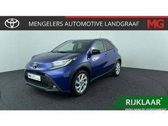 toyota aygo x - 1.0 vvt-i mt first