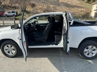 2.4 d-4d 4wd 2 porte extra cab lounge