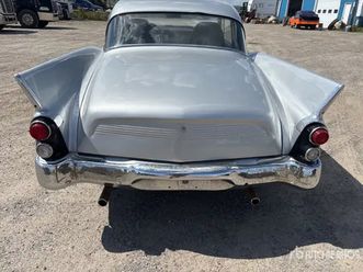 1957 studebaker silver hawk