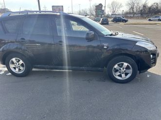 vând peugeot 4007