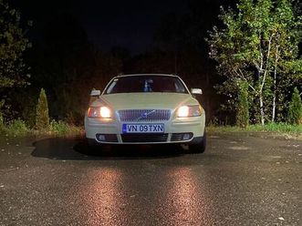 vând volvo v50 2004 reghiu
