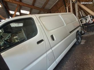vends toyota hiace rallongé 4wd
