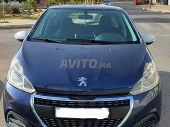 peugeot 208 essence modèle 2017