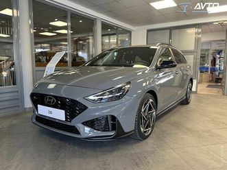 hyundai i30 wagon 1.5 t-gdi 140 mhev premium+ zimske gume gratis