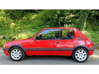 1990 peugeot 205 rouge manuel, 7+ vitesses conduite à gau...