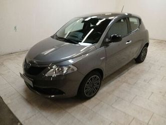 lancia ypsilon 1.0 firefly hybrid gold s&s 70cv