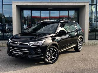 ssangyong korando style + suv, manuál, led světl