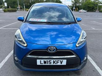 toyota sienta 1.5 hybrid auto