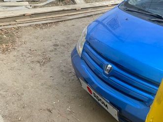 TOYOTA IST toyota-ist-2002