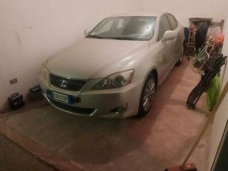 lexus is 220