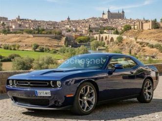 dodge challenger sxt rwd