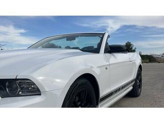 2014 ford mustang blanc automatique, 6 vitesses conduite...