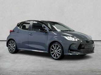 new toyota yaris 1.5 hybrid 130 gr sport 5dr cvt [bi-tone]