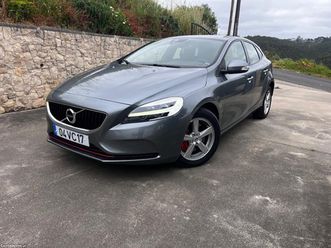 volvo v40 2.0 150cv julho/18