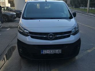 opel vivaro 1,5 d,8+1,21000.00€ extra dugi cijena sa pdv-om!!!, 2022 god.