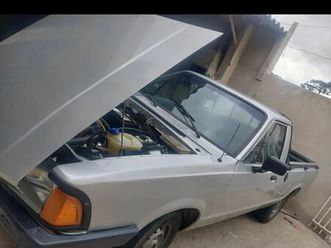 vendo pampa 1.6 pneus novos suspensão no pix 17.500