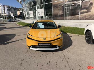 toyota prius phev plug-in 75 km na struju kad se napuni