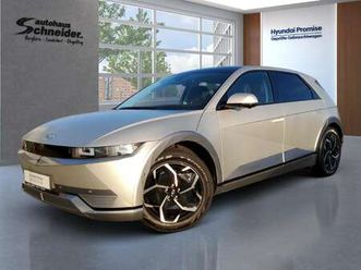 72,6 kwh 4wd uniq relax/pano/hud/360°/bose