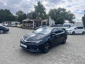 toyota auris touring sports 1.8 hsd executive my17 (automata) +2év garancia+1tulaj+sz.könyv+dig.klíma+kamera+tempomat+rozsdamentes+gyönyörű+