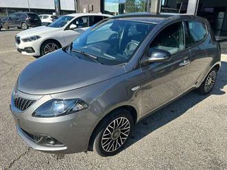 ypsilon iii 2021 1.0 firefly hybrid platino s
