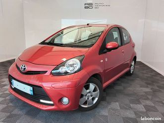 toyota aygo 1l essence 68 ch 129000 kms 03/2013