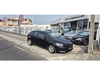 volvo v40 1.6 d2 momentum powershift eco