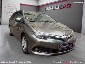 toyota auris touring sports rc18 hybride 136h dynamique entretien toyota très bon état garantie 12 mois