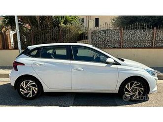 hyundai i20 connectiline 1.2 benzina 84cc anno ‘24
