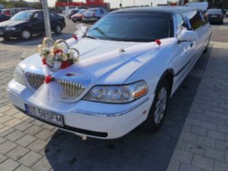 limuzina lincoln town car