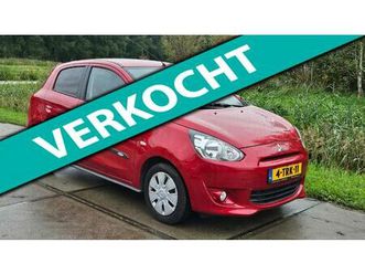 mitsubishi space star - automaat met achterschade en zijschade recht op zijn wielen