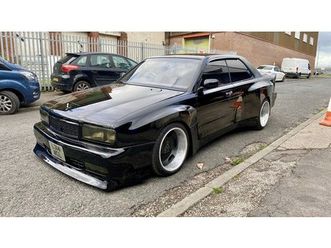 1994 nissan cedric noir automatique, 5 vitesses conduite...