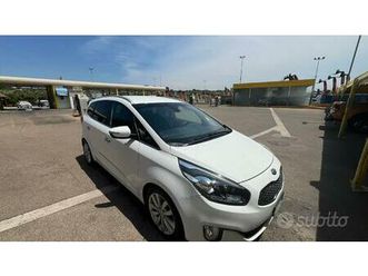 kia carens 7 posti.