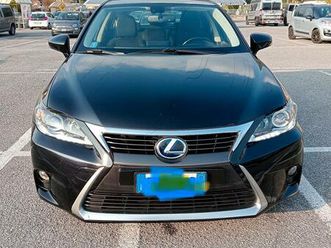 auto lexus ct200h