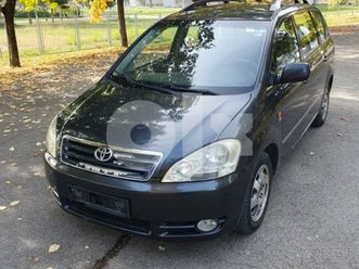 toyota avensis verso