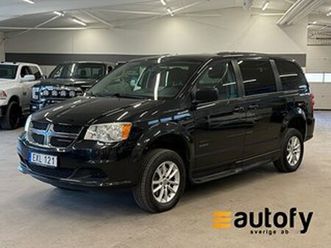 dodge grand caravan 3.6 v6 ramp bak 5-sits golvsänkt hcp
