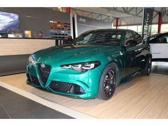 alfa romeo giulia quadrifoglio sparco/carbon/akrapovic
