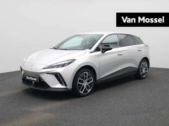 64 kwh luxury | apple carplay - android auto | led